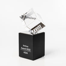 Load image into Gallery viewer, Custom glass cube tropy. Custom classic design award.