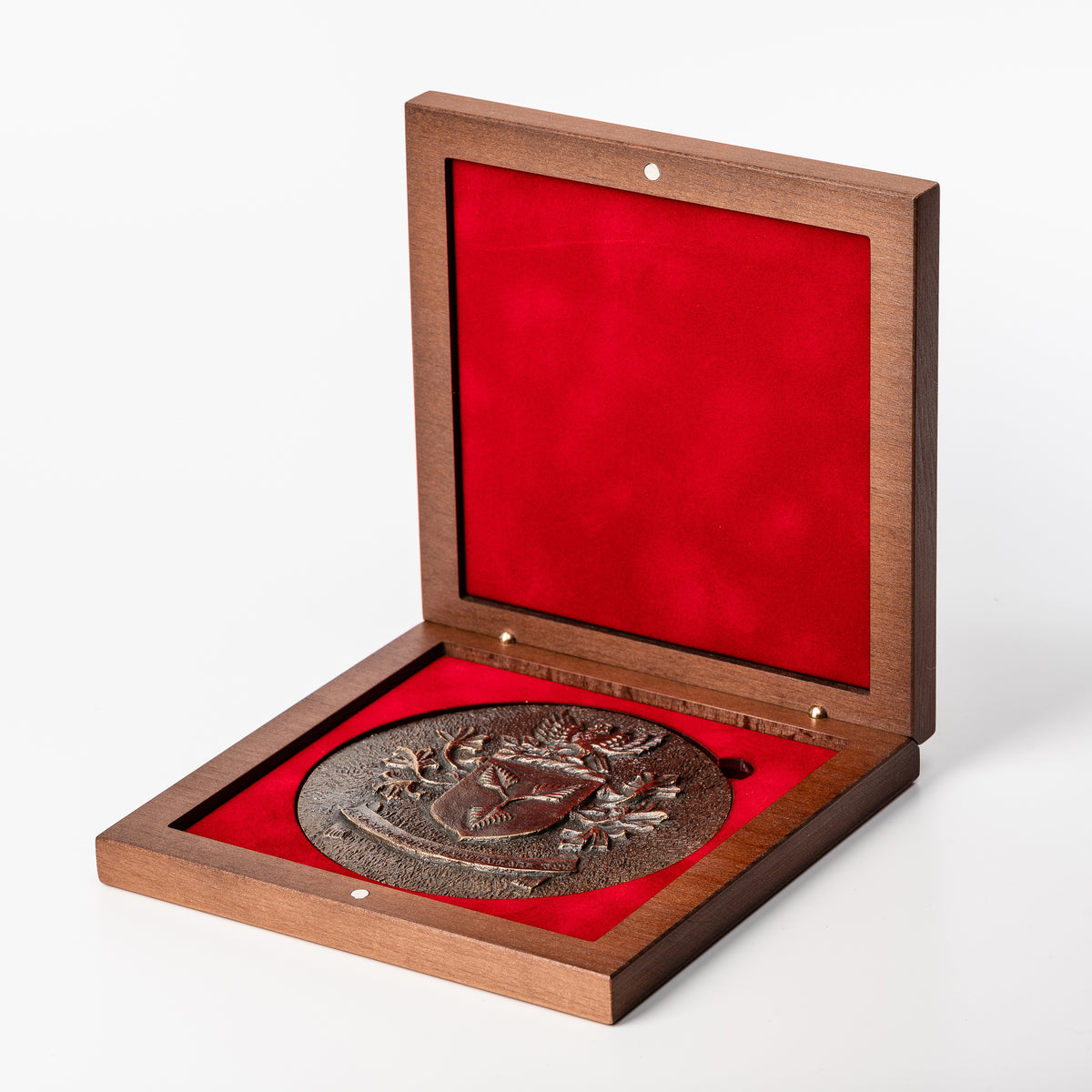 Custom design wood box for coins – AWARDS & MEDAL STUDIO
