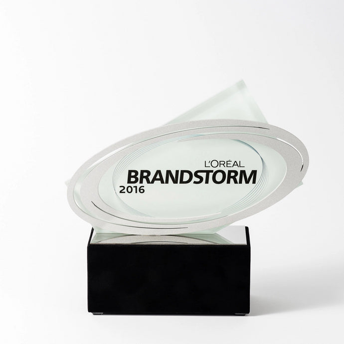 Loreal custom glass silver polished aluminium award_Awards and medal studio